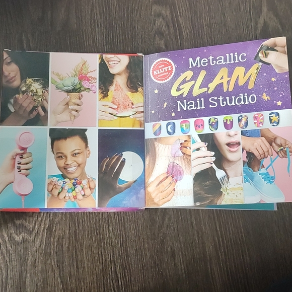 Klutz Metallic nail studio - Picture 2 of 5